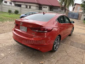 Hyundai Elantra 2018 Orange
