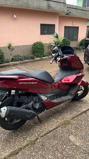 Honda 2024 Red