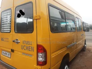 Mercedes-Benz Sprinter 2012 Gold