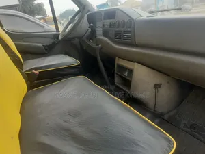 Mercedes-Benz Sprinter 2012 Gold