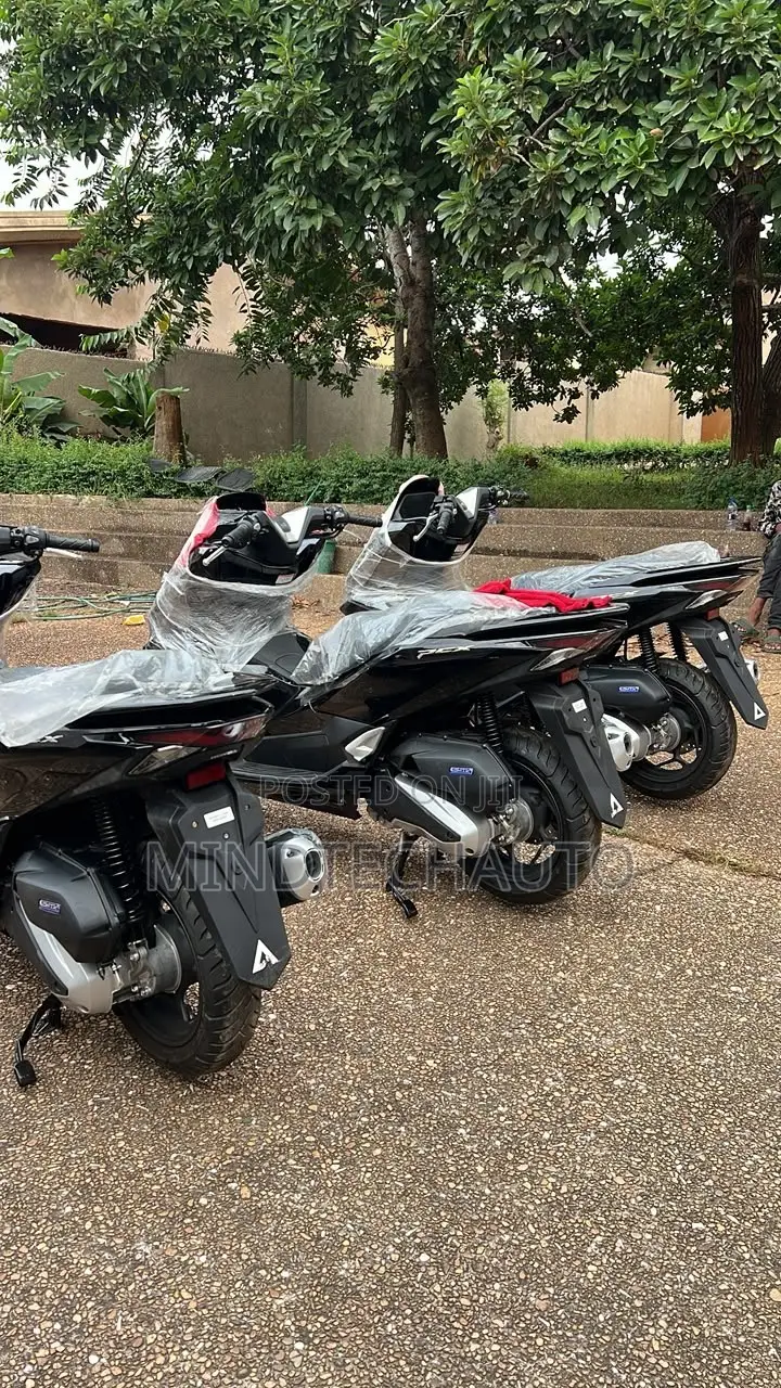 Honda 2024 Red