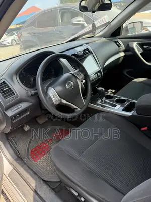 Nissan Altima 2.5 S 4dr Sedan (2.5L 4cyl CVT) 2014 Silver