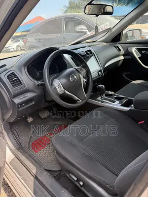 Nissan Altima 2.5 S 4dr Sedan (2.5L 4cyl CVT) 2014 Silver