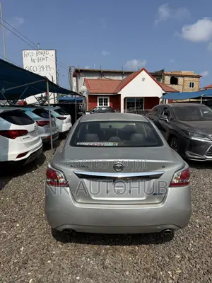 Nissan Altima 2.5 S 4dr Sedan (2.5L 4cyl CVT) 2014 Silver