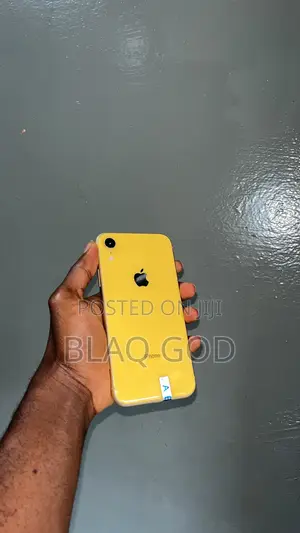New Apple iPhone XR 64 GB Yellow