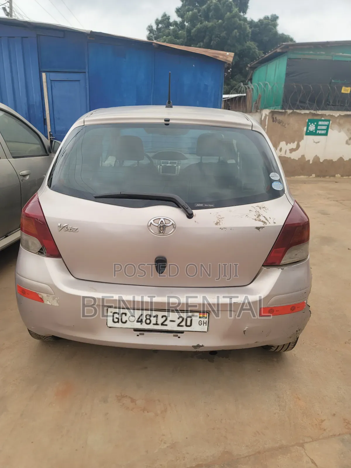 Toyota Vitz 2010 Silver