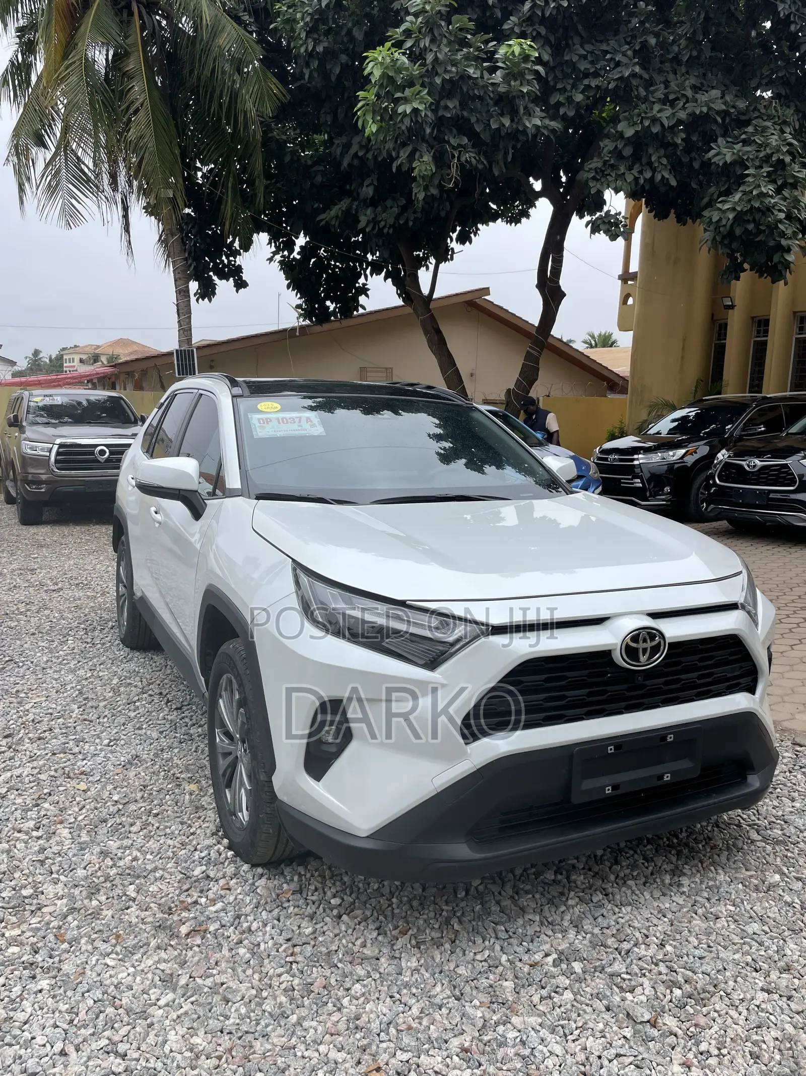 Toyota RAV4 2023 White