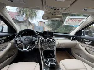 Mercedes-Benz C300 Base 4Matic Sedan AWD (2.0L 4cyl 7A) 2016 White