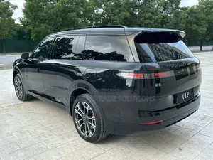New Lynk & Co 900 2025 Black