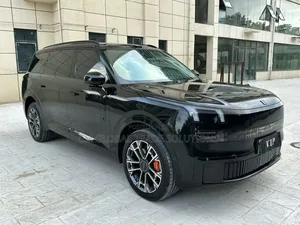 New Lynk & Co 900 2025 Black