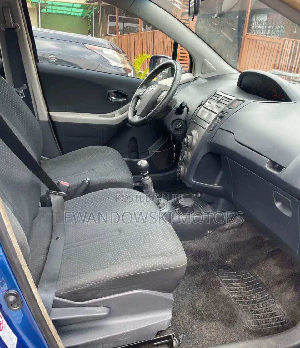 Toyota Yaris 2010 Blue