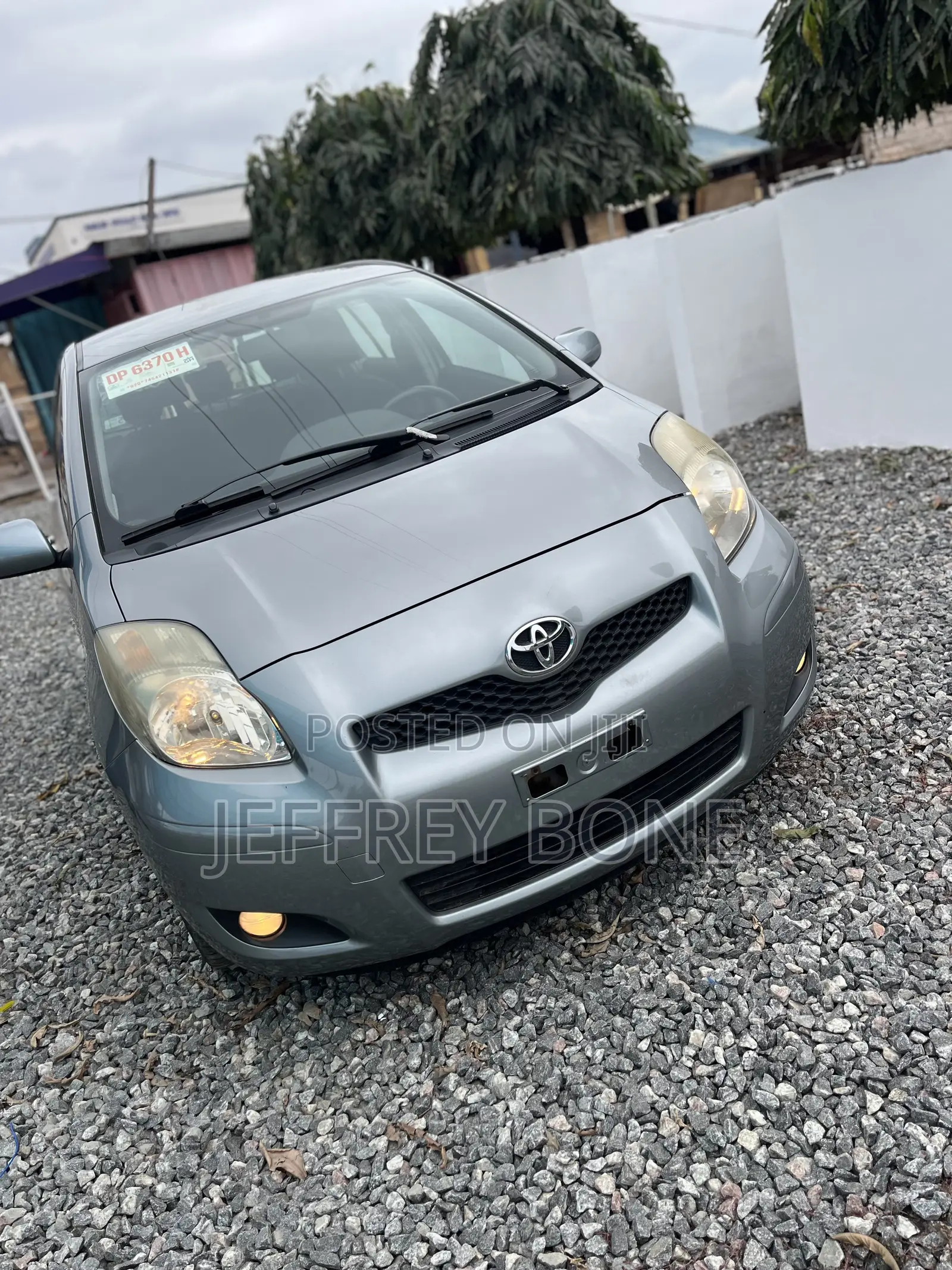 Toyota Yaris Base Hatchback 3dr 2010 Gray