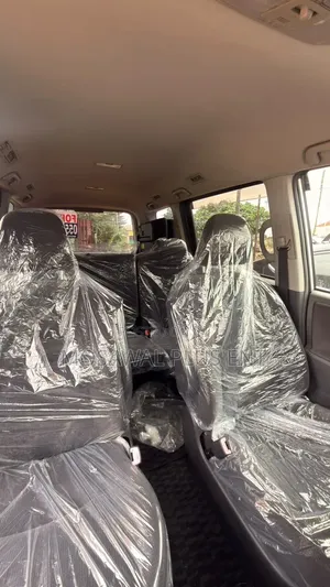 Toyota Noah 2010 Silver