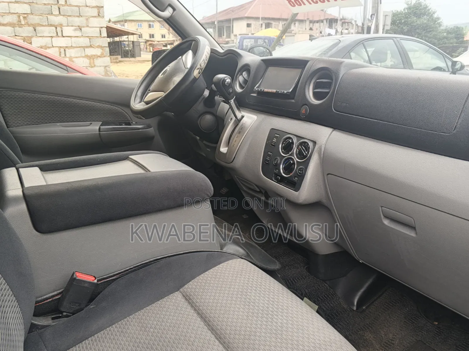 Nissan Caravan (Urvan) 2012 Black