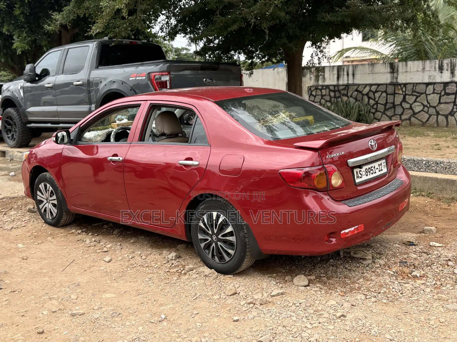 Toyota Corolla Base 4dr Sedan (1.8L 4cyl 5M) 2010 Red