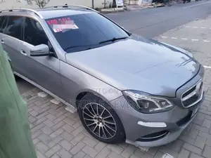 Mercedes-Benz E220 2013 Silver