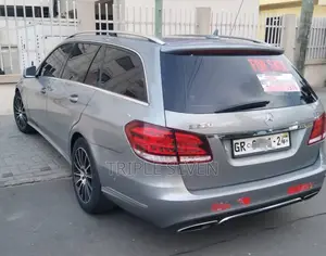 Mercedes-Benz E220 2013 Silver
