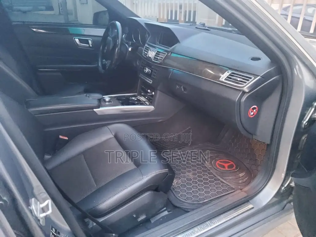 Mercedes-Benz E220 2013 Silver