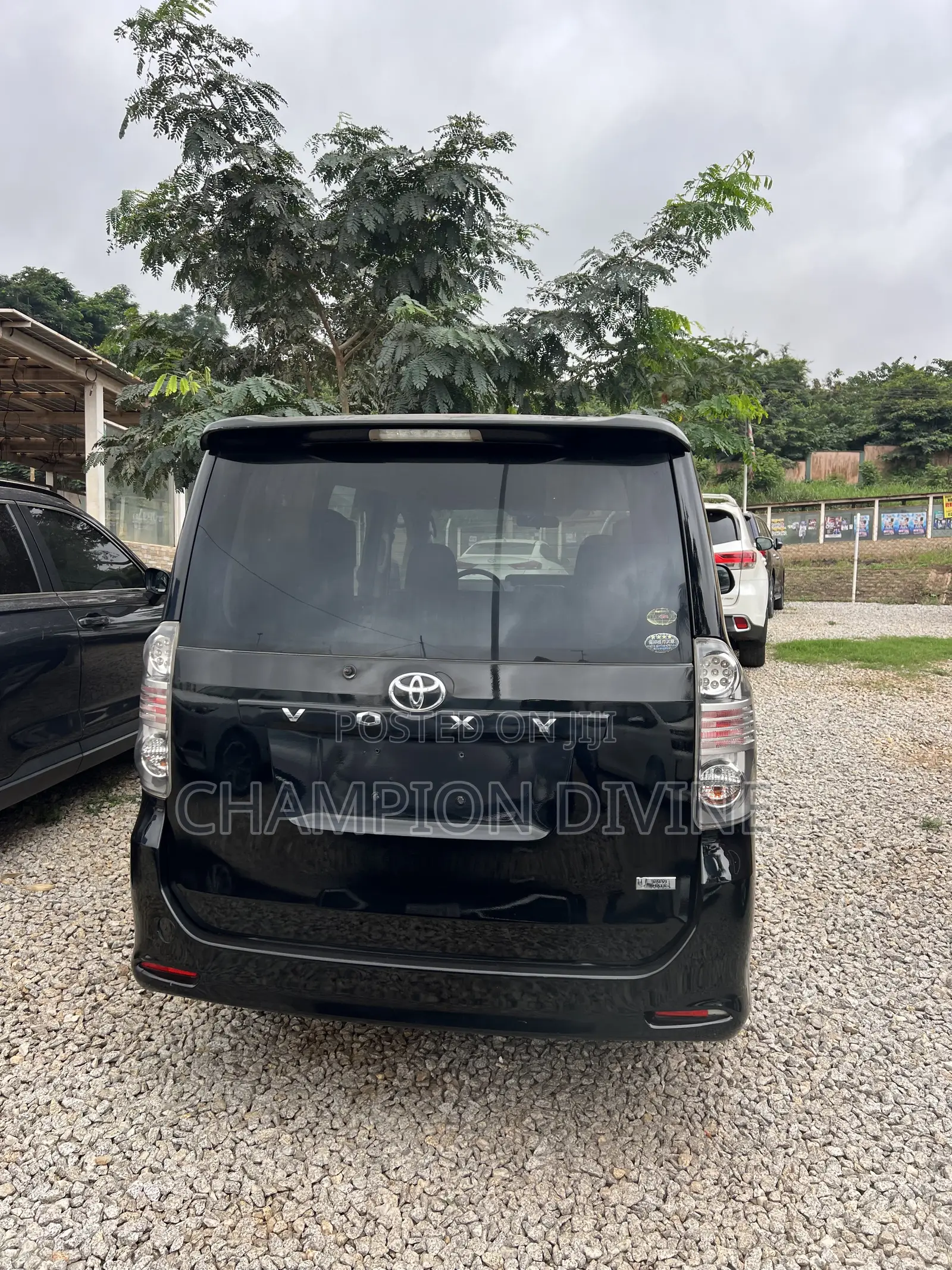Toyota Voxy 2010 Black