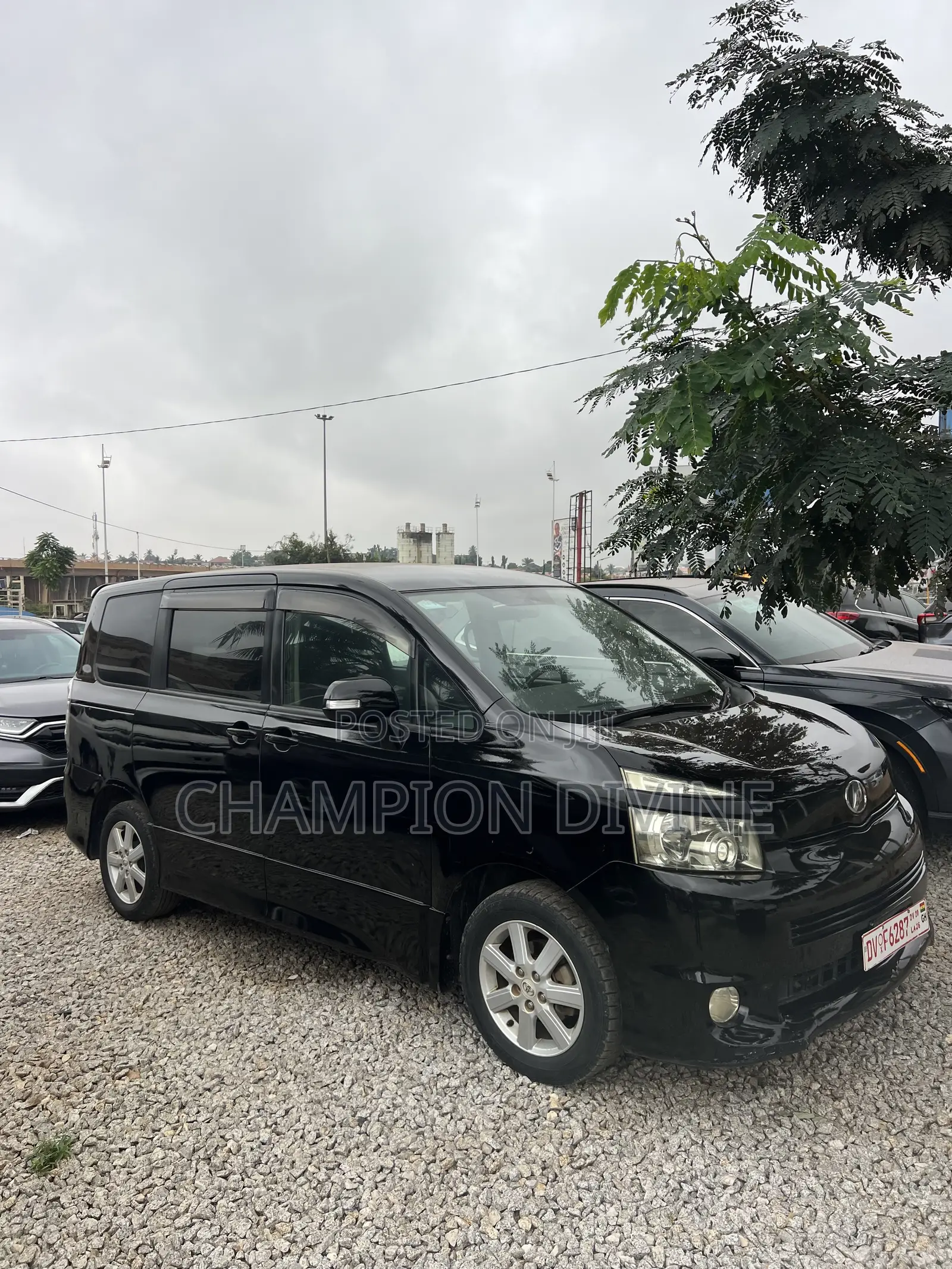Toyota Voxy 2010 Black