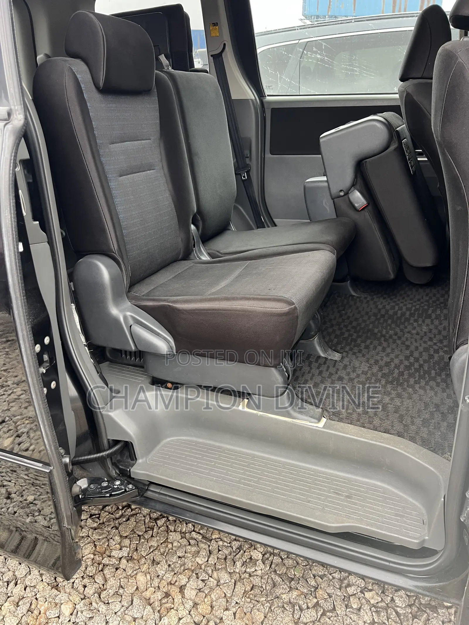 Toyota Voxy 2010 Black