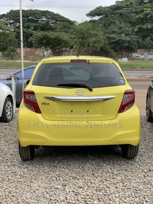 Toyota Vitz 1.3 FWD 5dr 2014 Yellow