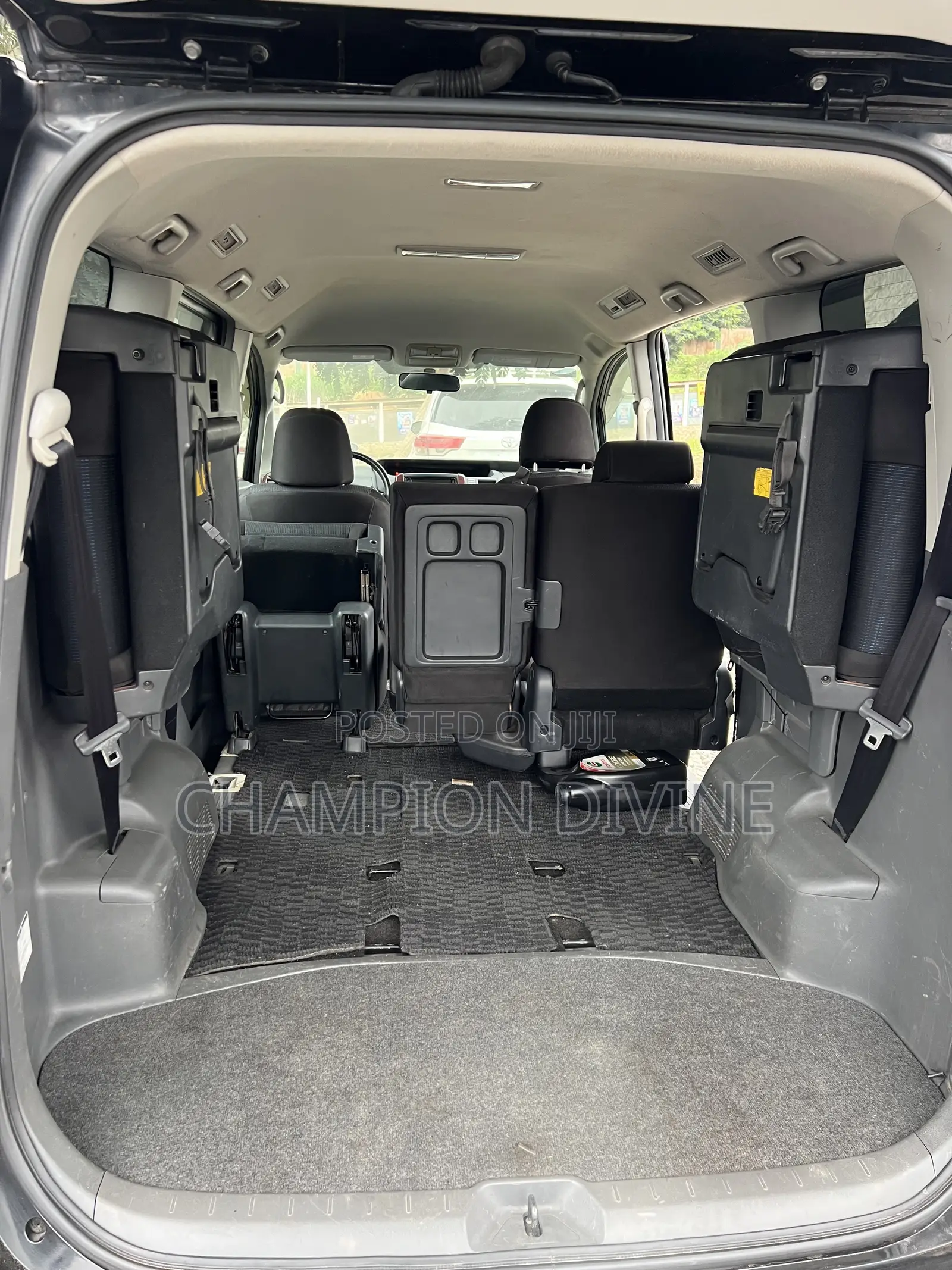 Toyota Voxy 2010 Black