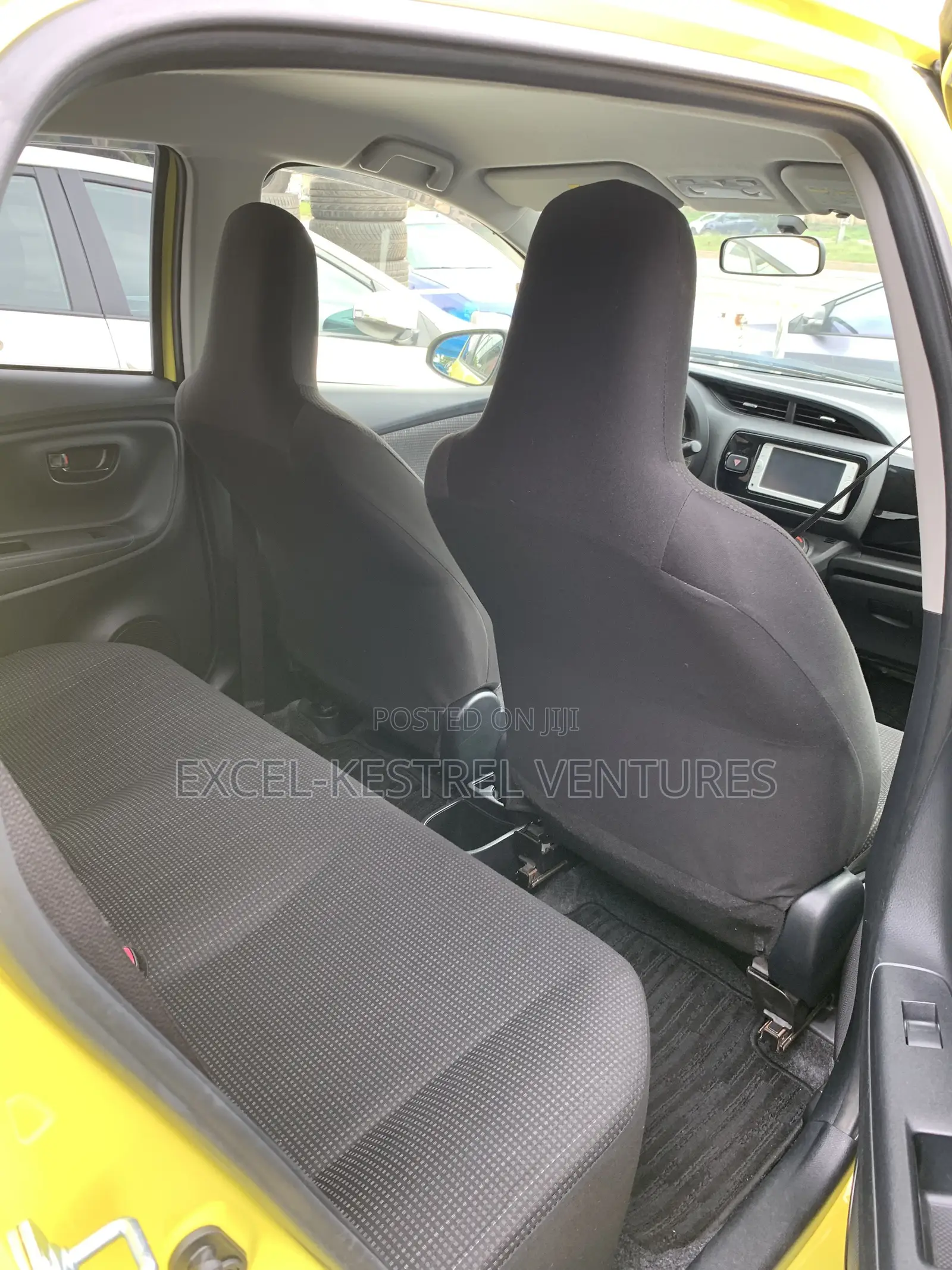 Toyota Vitz 1.3 FWD 5dr 2014 Yellow