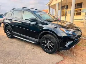 Toyota RAV4 SE 4dr SUV AWD (2.5L 4cyl 6A) 2018 Black