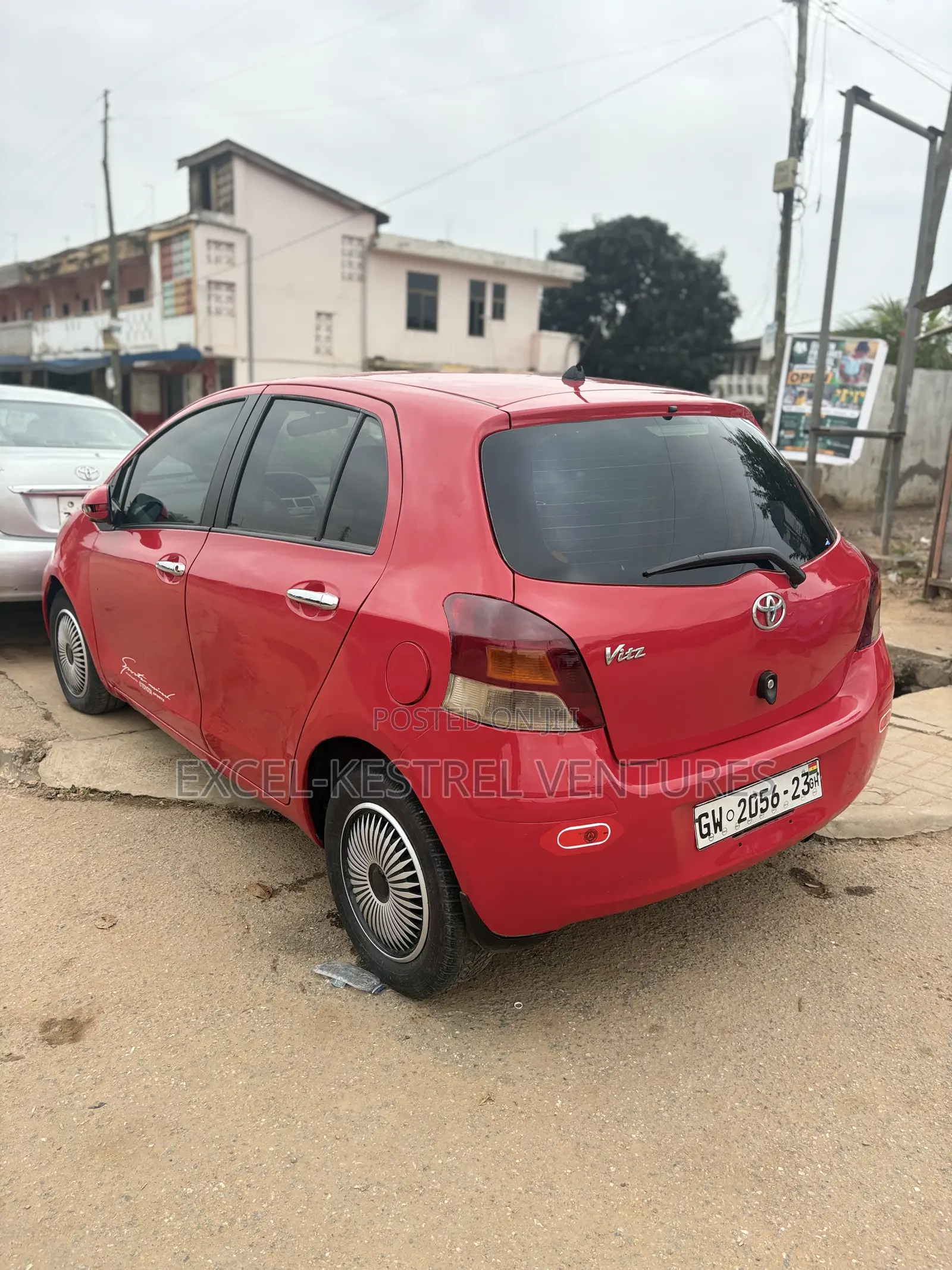 Toyota Vitz 1.3 FWD 5dr 2010 Red