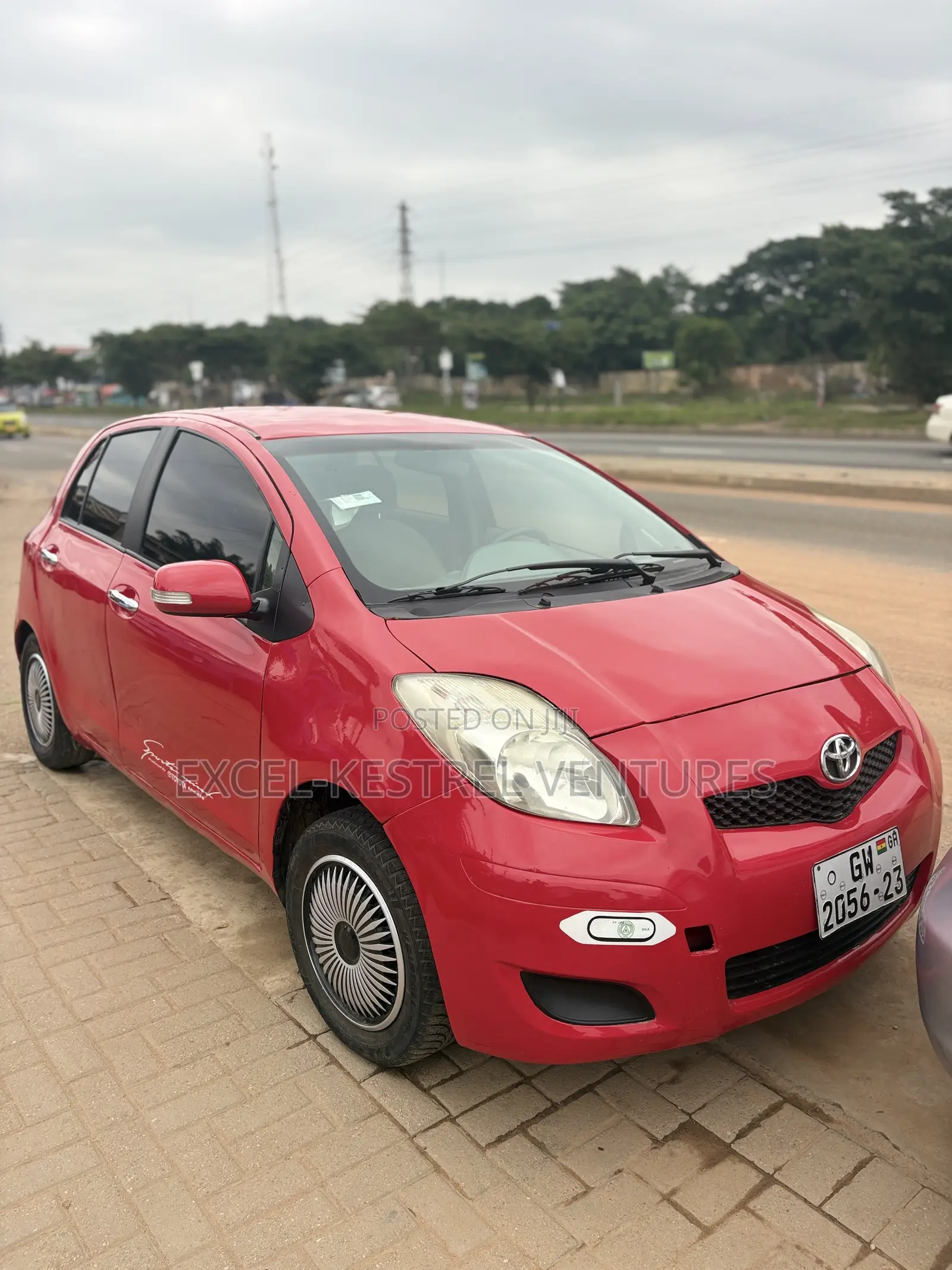 Toyota Vitz 1.3 FWD 5dr 2010 Red