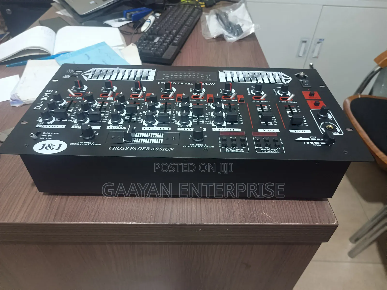 DJ Mixer 001