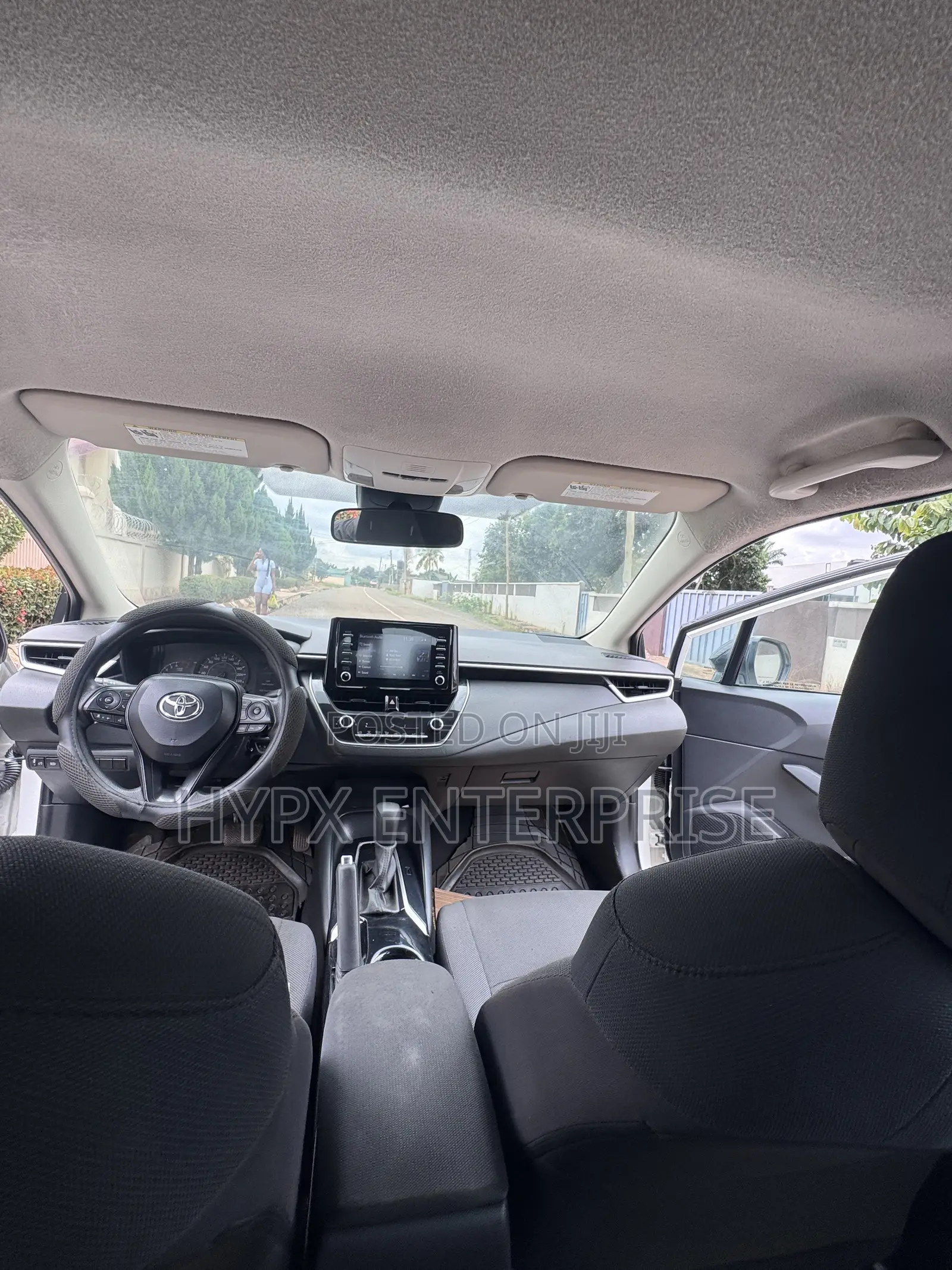 Toyota Corolla LE 2020 White