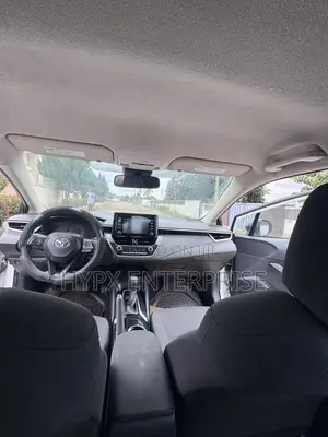 Toyota Corolla LE 2020 White