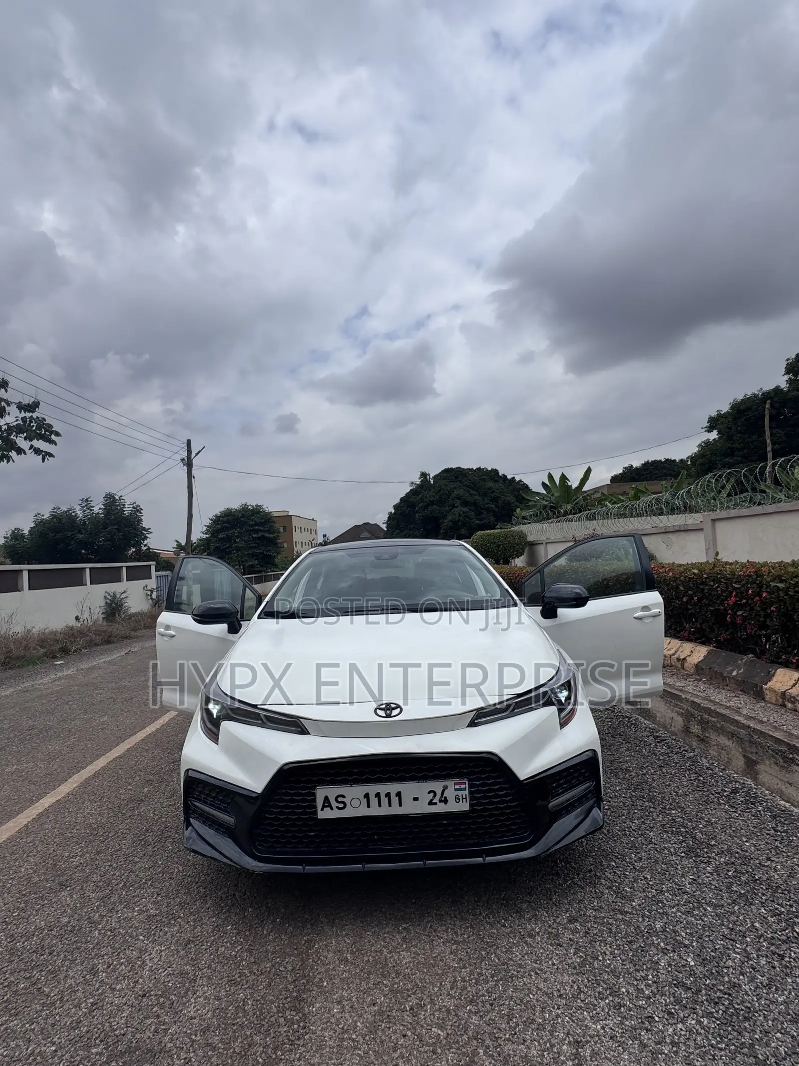 Toyota Corolla LE 2020 White