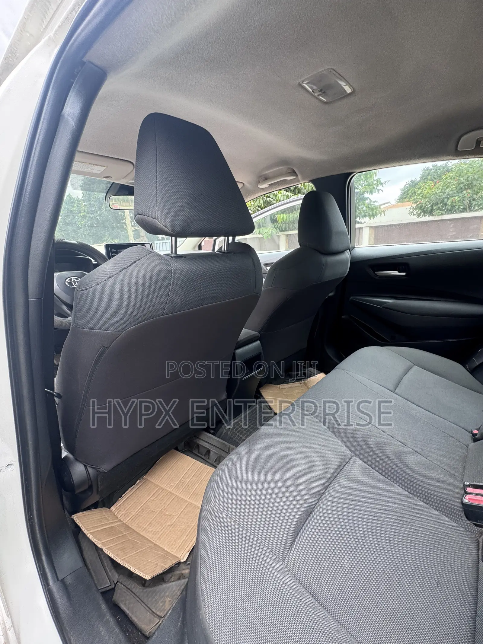 Toyota Corolla LE 2020 White