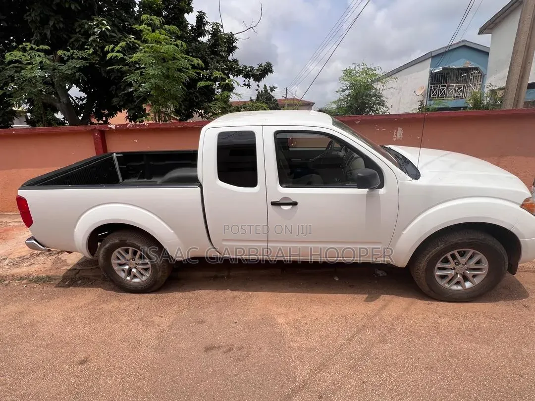 Nissan Frontier 2017 White