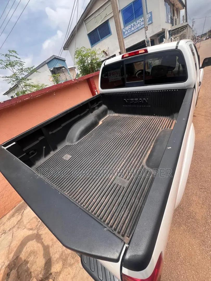 Nissan Frontier 2017 White