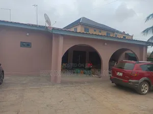3bdrm Apartment in Spintex, Baatsona Total for rent