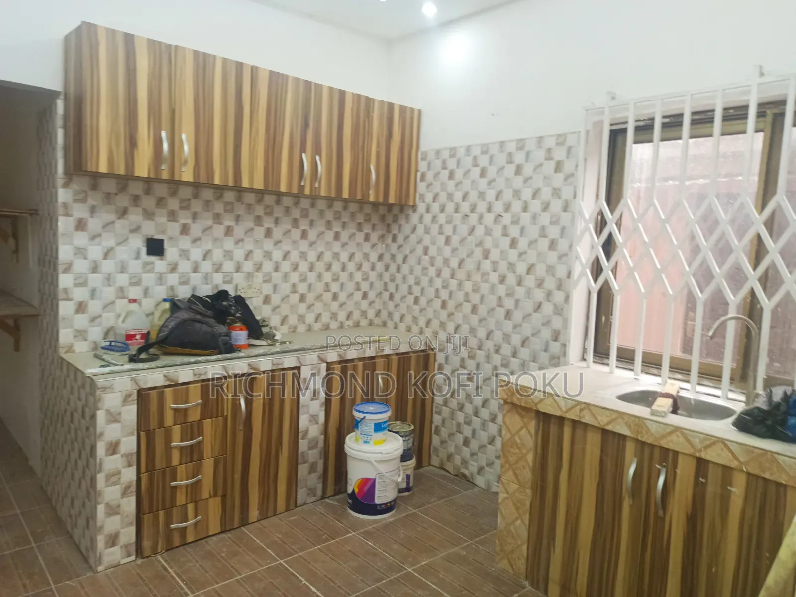 3bdrm Apartment in Spintex, Baatsona Total for rent