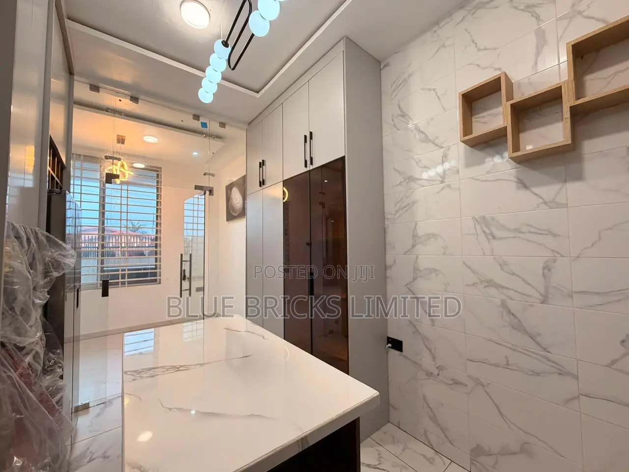 4bdrm House in Lake Side for rent