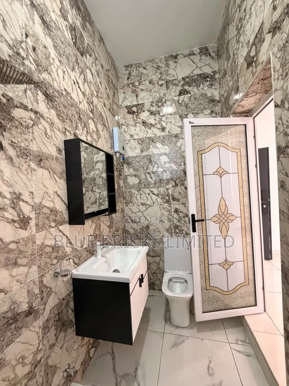 4bdrm House in Lake Side for rent