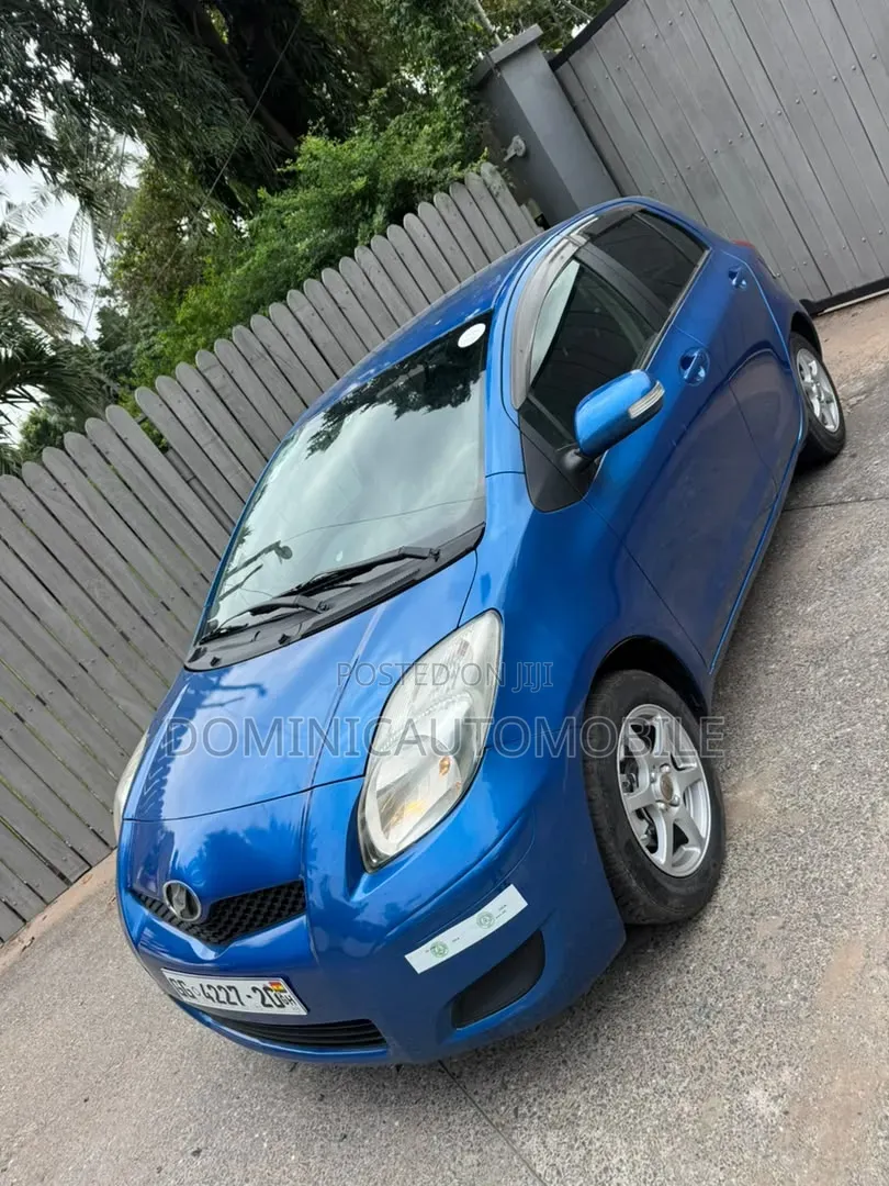 Toyota Vitz 2010 Blue