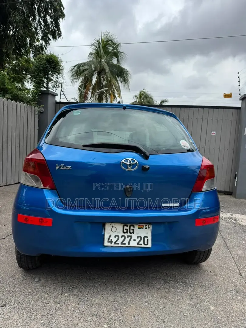 Toyota Vitz 2010 Blue