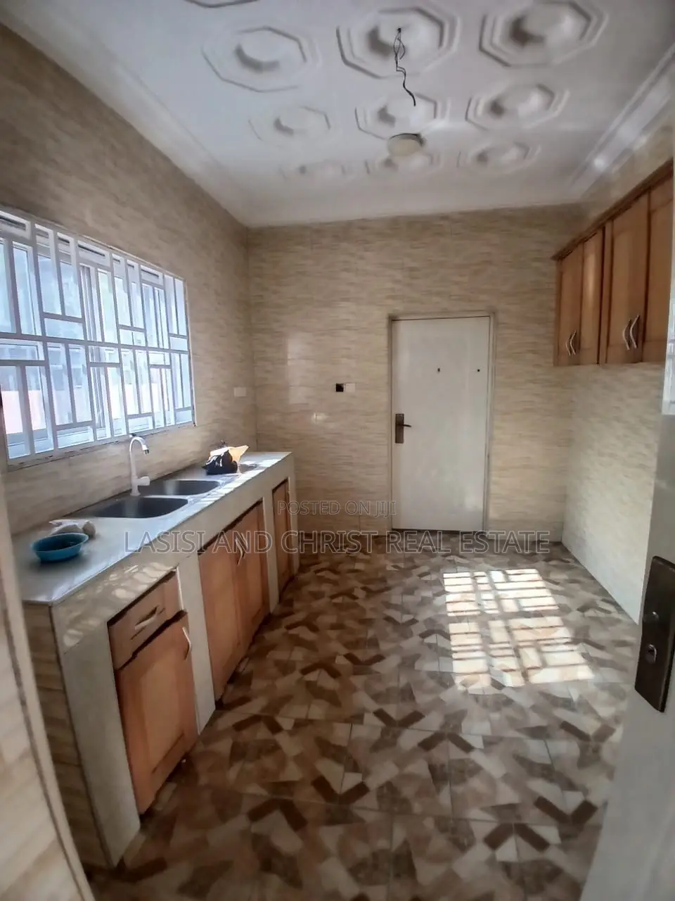 3bdrm House in Lasisi And Christ, Amasaman for rent