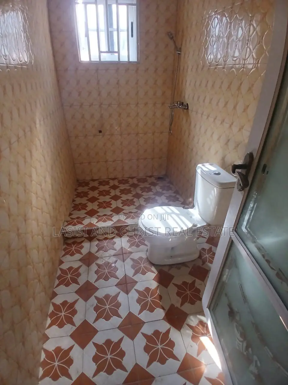 3bdrm House in Lasisi And Christ, Amasaman for rent