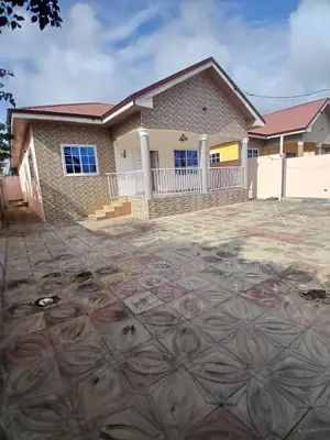3bdrm House in Lasisi And Christ, Amasaman for rent