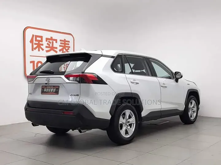 Toyota RAV4 2024 White