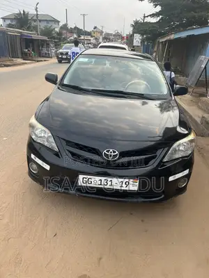 Toyota Corolla LE 4dr Sedan (1.8L 4cyl 4A) 2013 Black