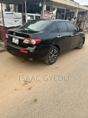 Toyota Corolla LE 4dr Sedan (1.8L 4cyl 4A) 2013 Black
